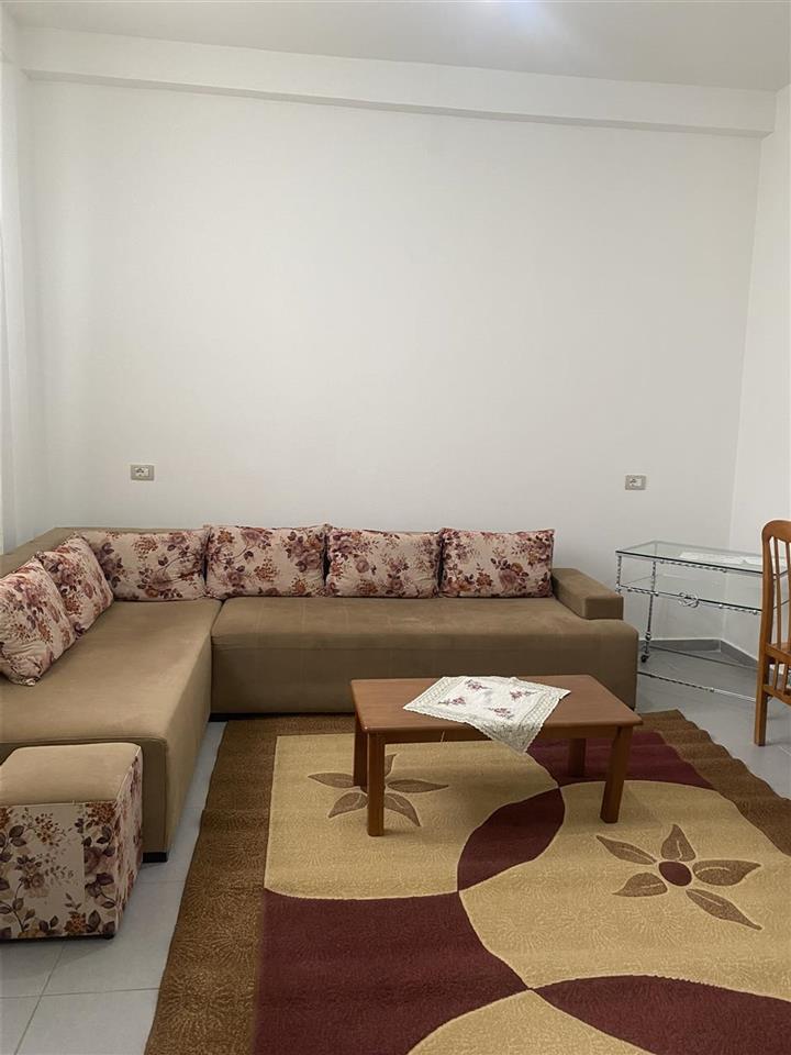 Shtepi me qera ne porcelan