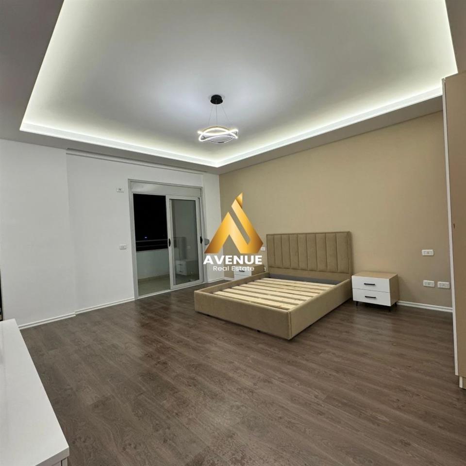 SHITET STUDIO 49,23 M2, E MOBILUAR, PLAZHI I VJETER VLORE.