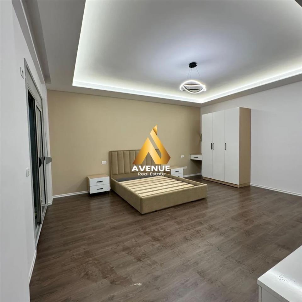 SHITET STUDIO 49,23 M2, E MOBILUAR, PLAZHI I VJETER VLORE.