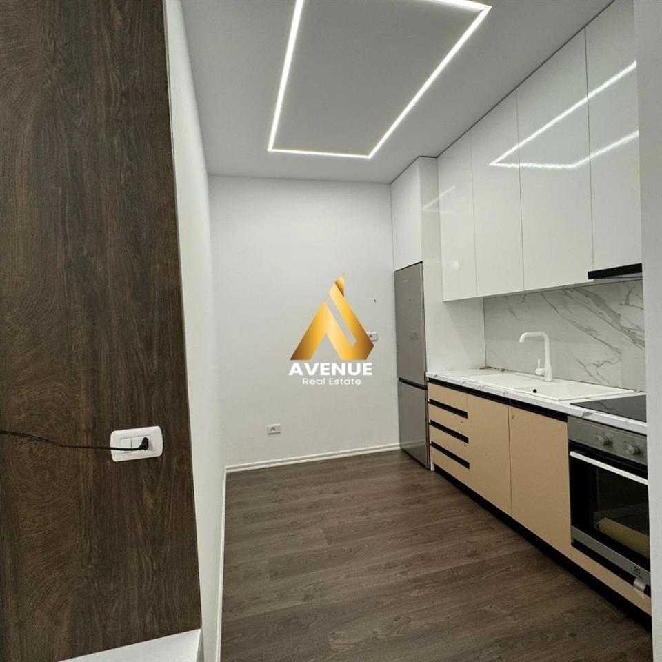 SHITET STUDIO 49,23 M2, E MOBILUAR, PLAZHI I VJETER VLORE.