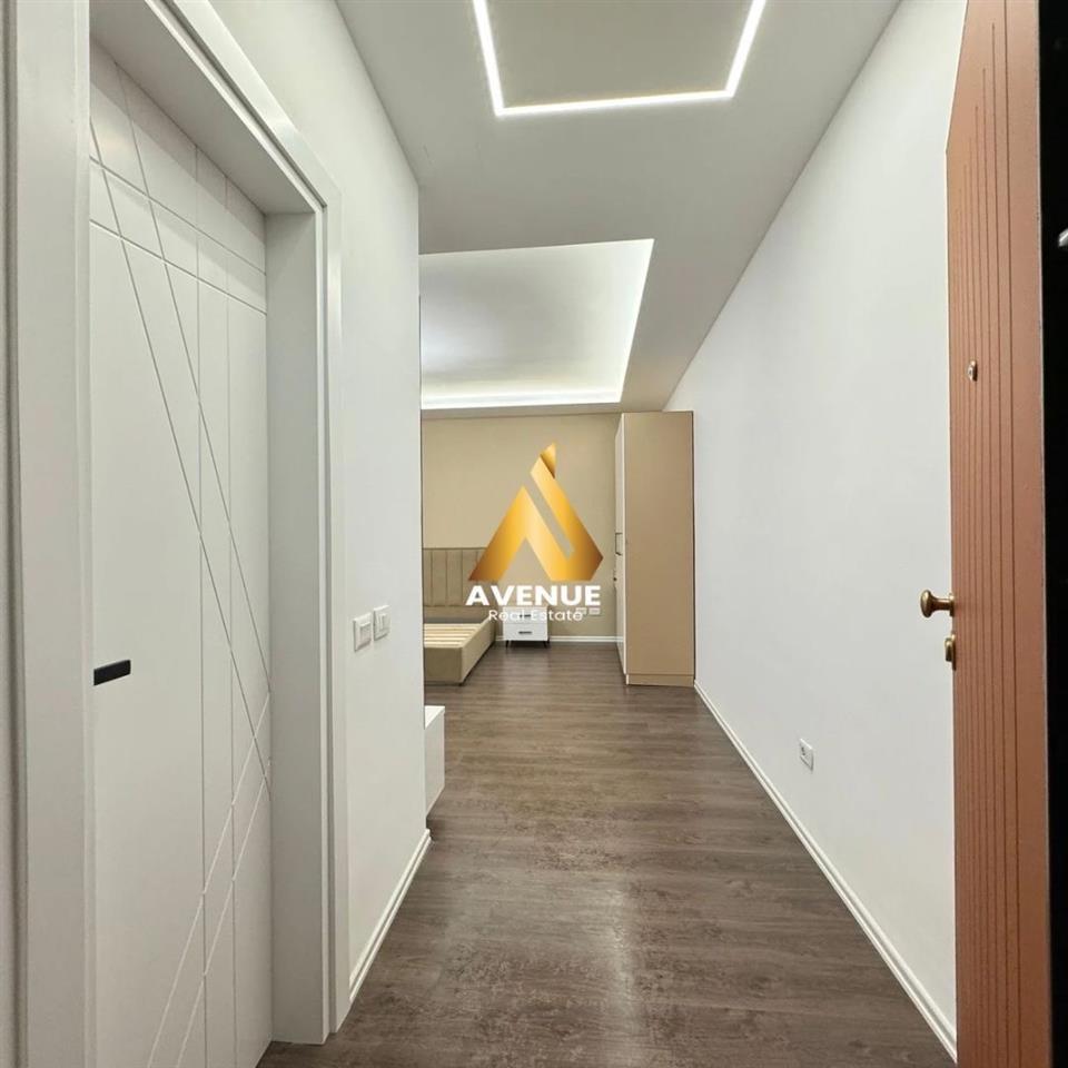 SHITET STUDIO 49,23 M2, E MOBILUAR, PLAZHI I VJETER VLORE.