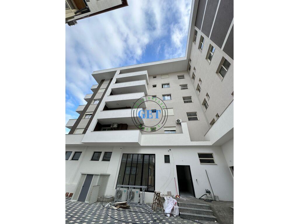 Qira, Apartament 2+1 Pran Spitalit , Durres