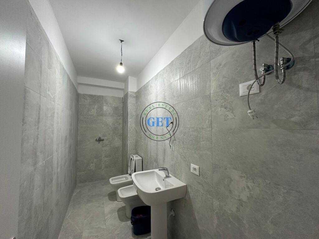 Qira, Apartament 2+1 Pran Spitalit , Durres