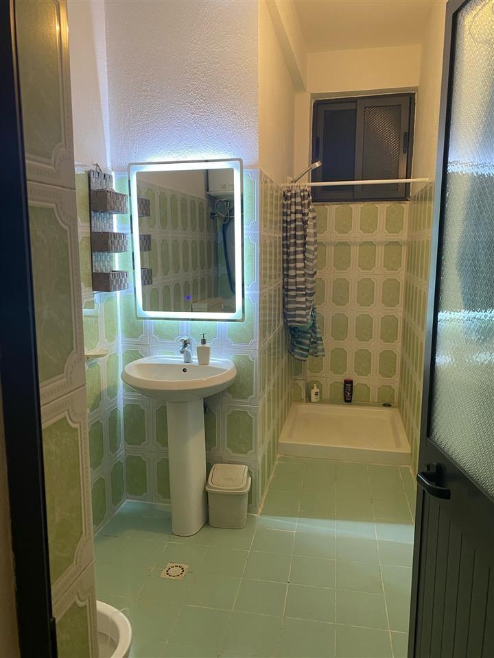 SHTEPI ME QERA QENDER