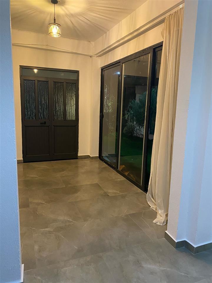 SHTEPI ME QERA QENDER