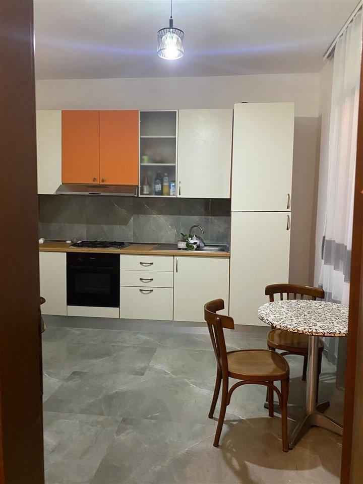 SHTEPI ME QERA QENDER