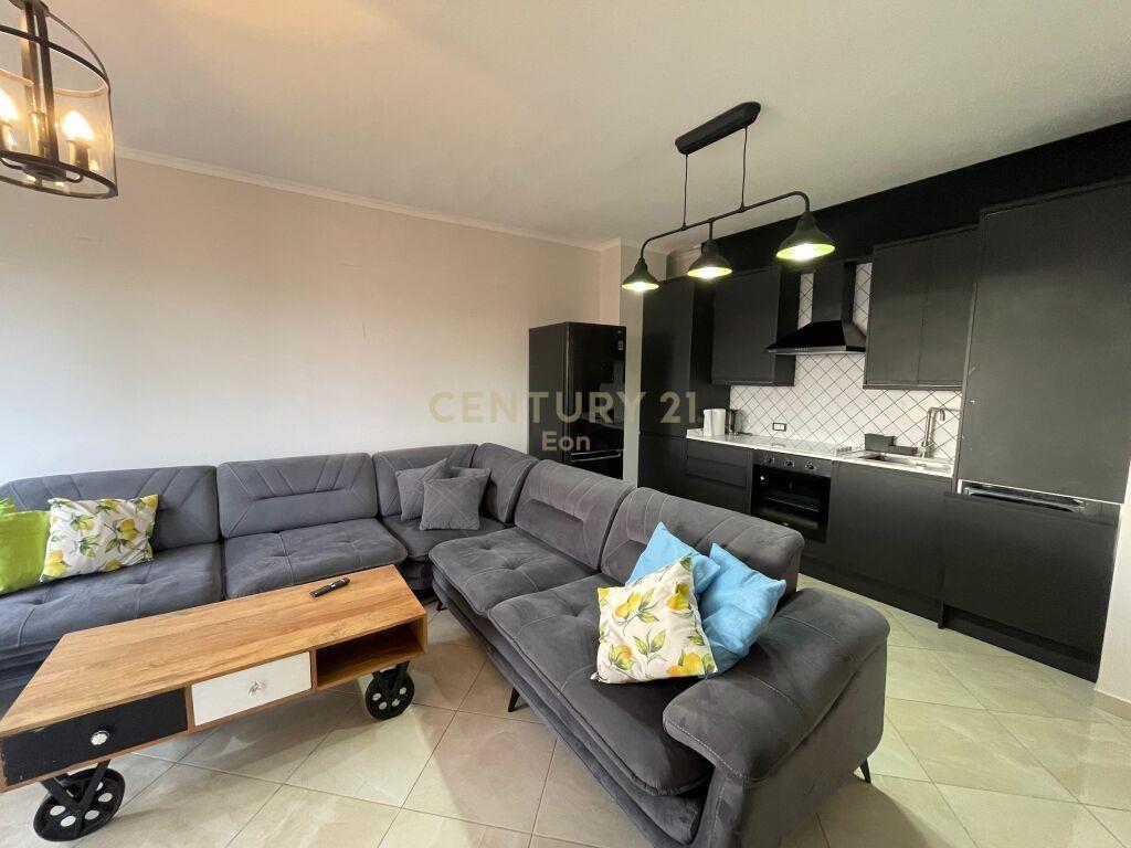 JEPET ME QIRA APARTAMENT 2+1+2 NE VILA ZOGUT, PAMJE DETI!