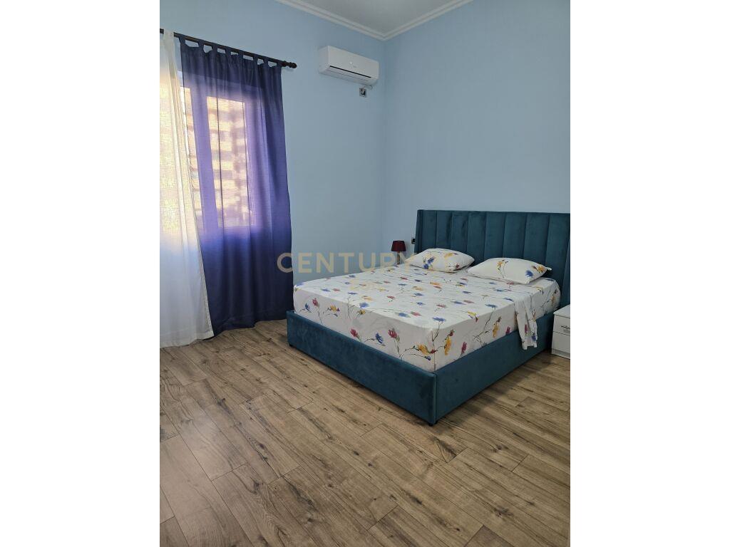 Jepet me Qira Apartament 2+1 në Qendër të Durrësit!