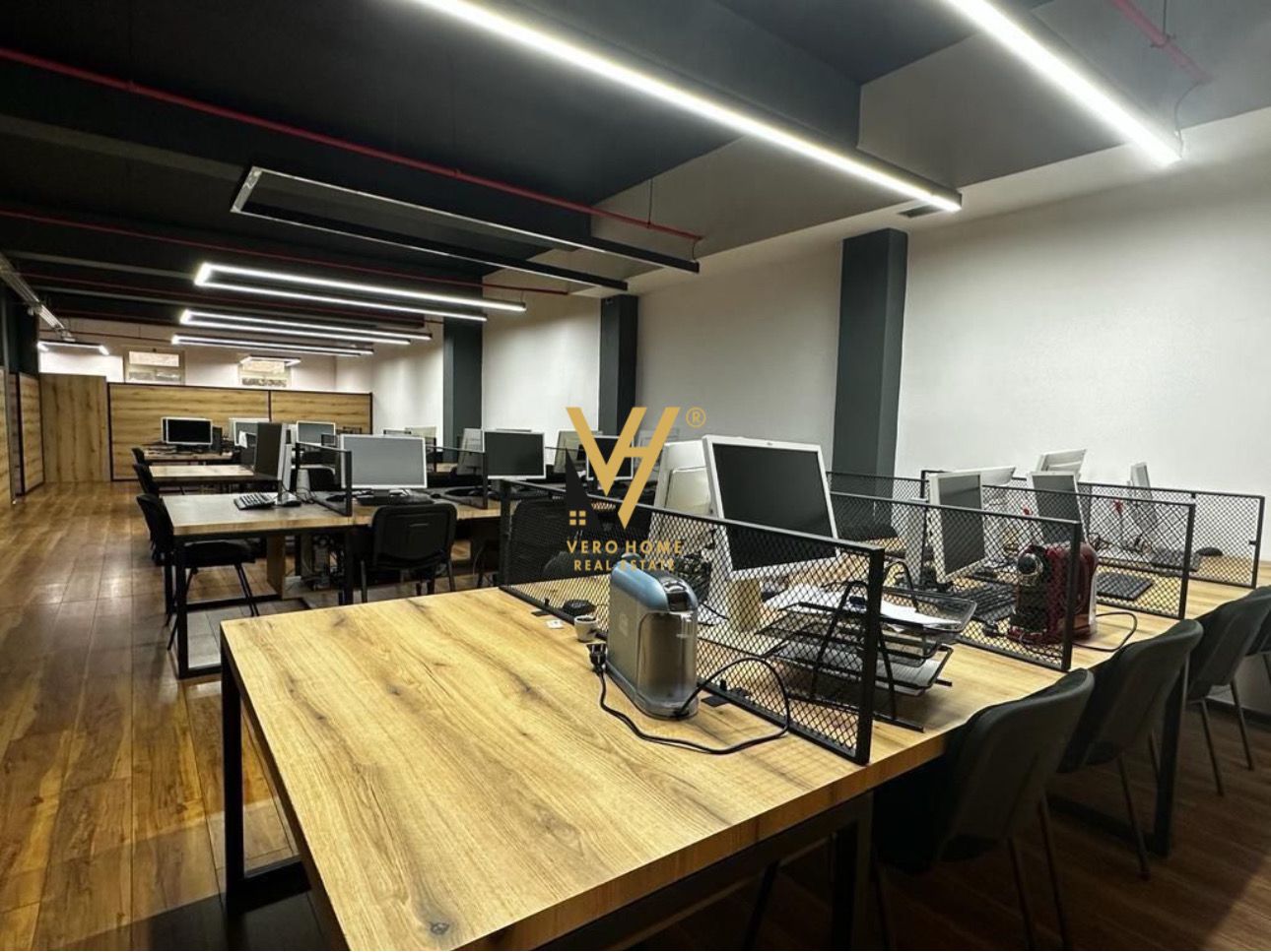 ZYRE 300 M2 TE RRUGA E KAVAJES 2.800 EURO