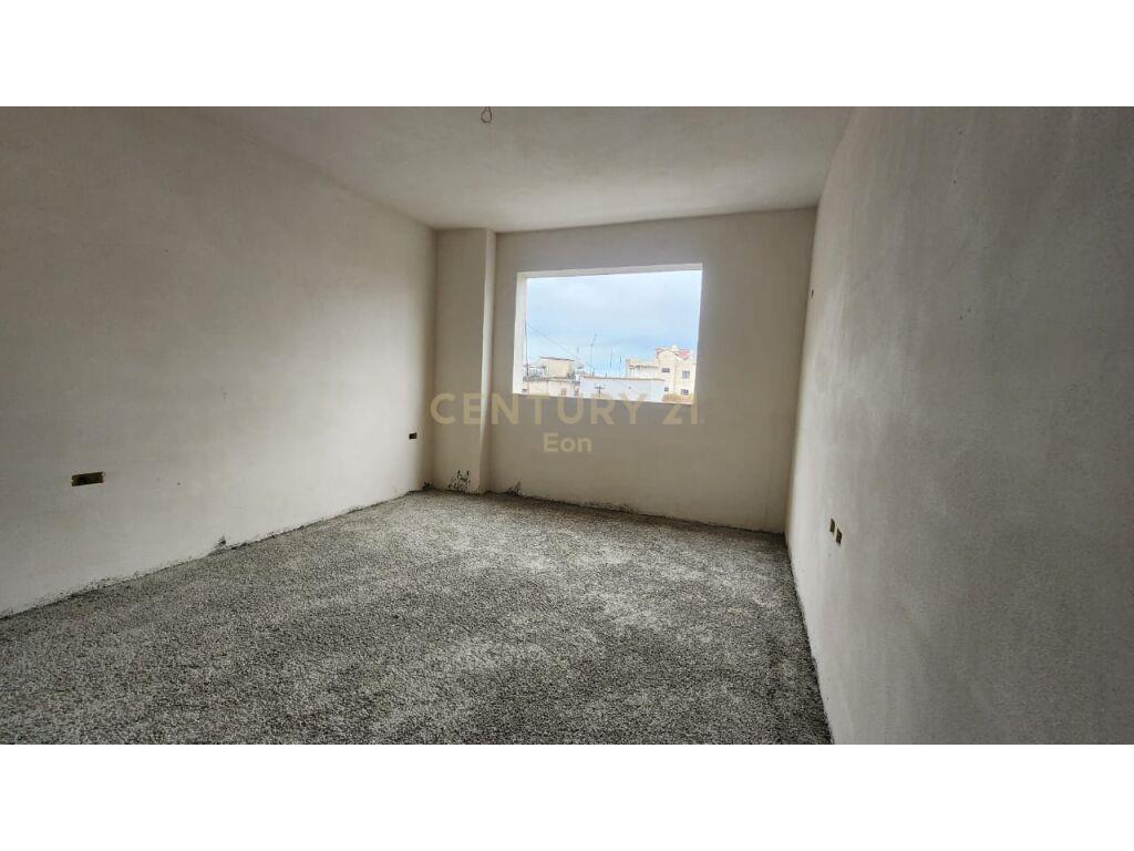 APARTAMENT 2+1 NE SHITJE NE KAVAJE!