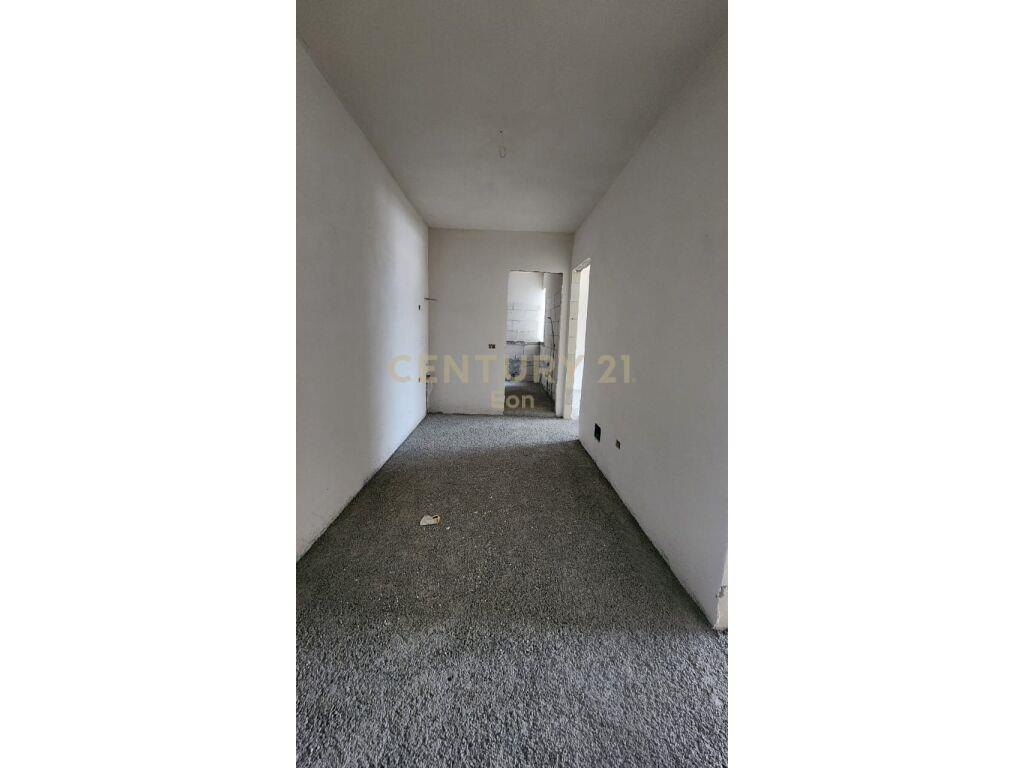 APARTAMENT 2+1 NE SHITJE NE KAVAJE!