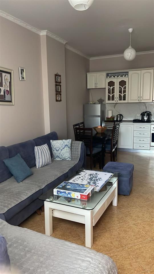 Jepet Apartament 2+1 me qera në Astir Tek Bar Grace