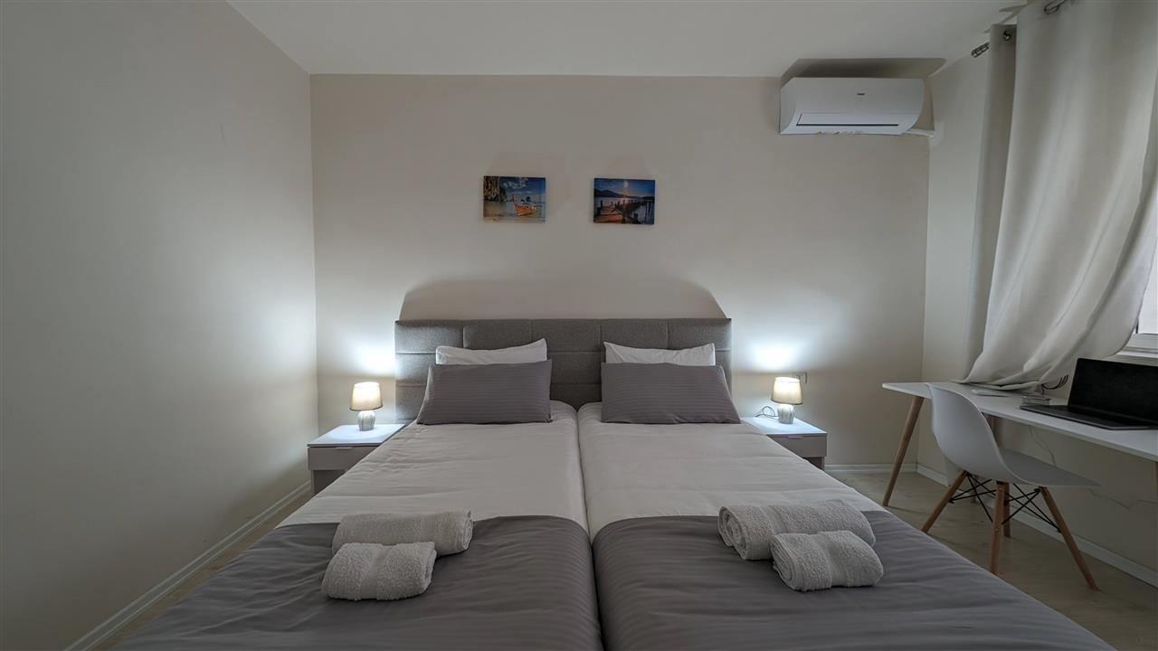 Apartament me qera tek ish stacioni i trenit