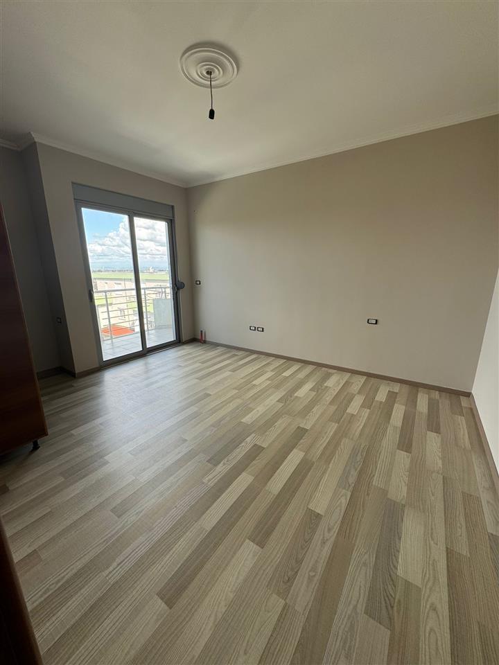 Apartament 3+1 prane Etc Fier