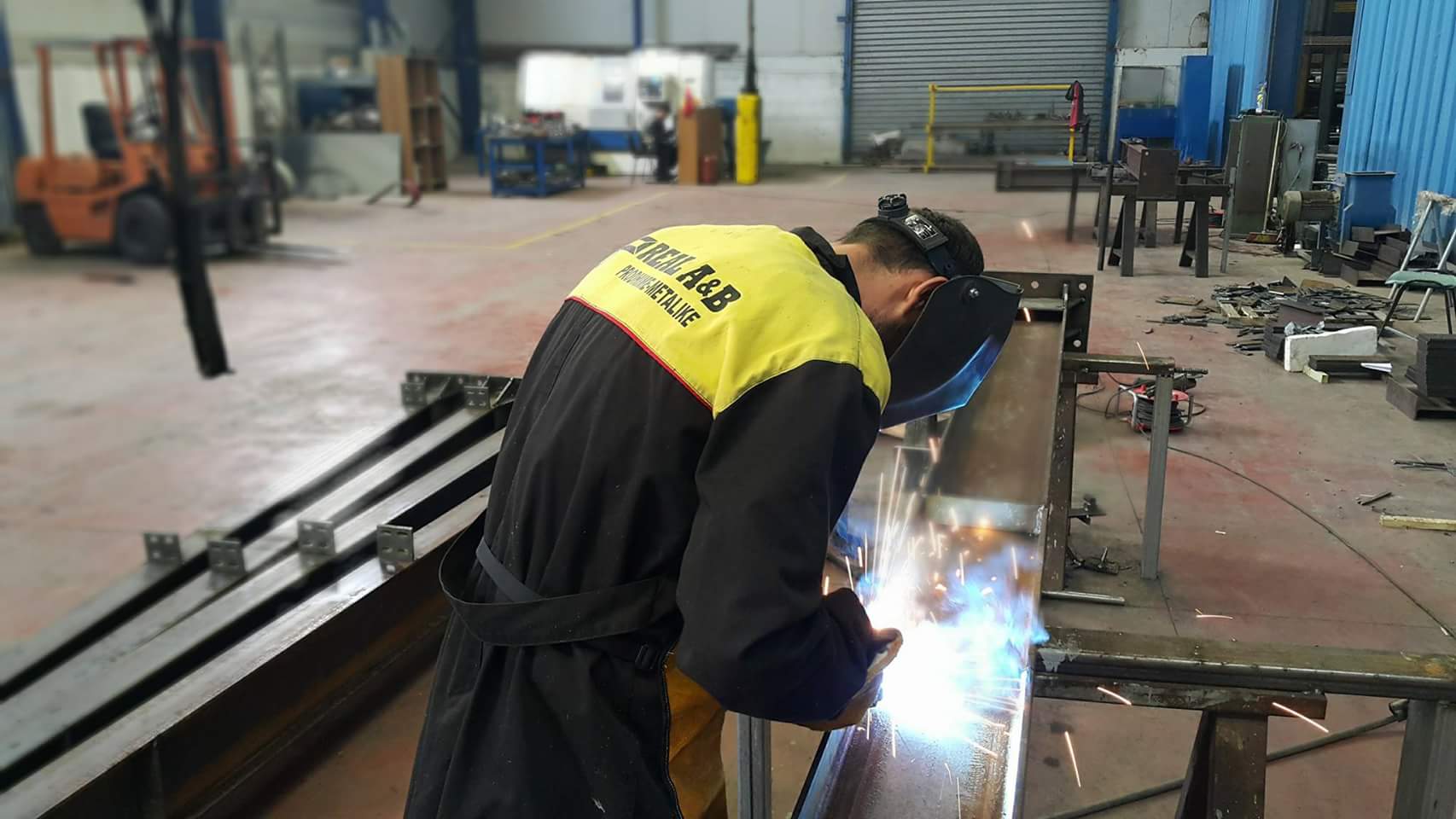 Kerkohen Saldator ; Montator me ose pa eksperienc