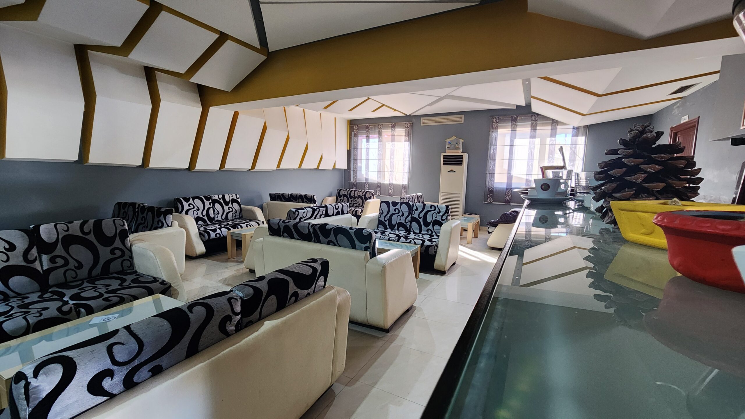 Shitet Njesi Biznesi perball Gjykates Lushnje