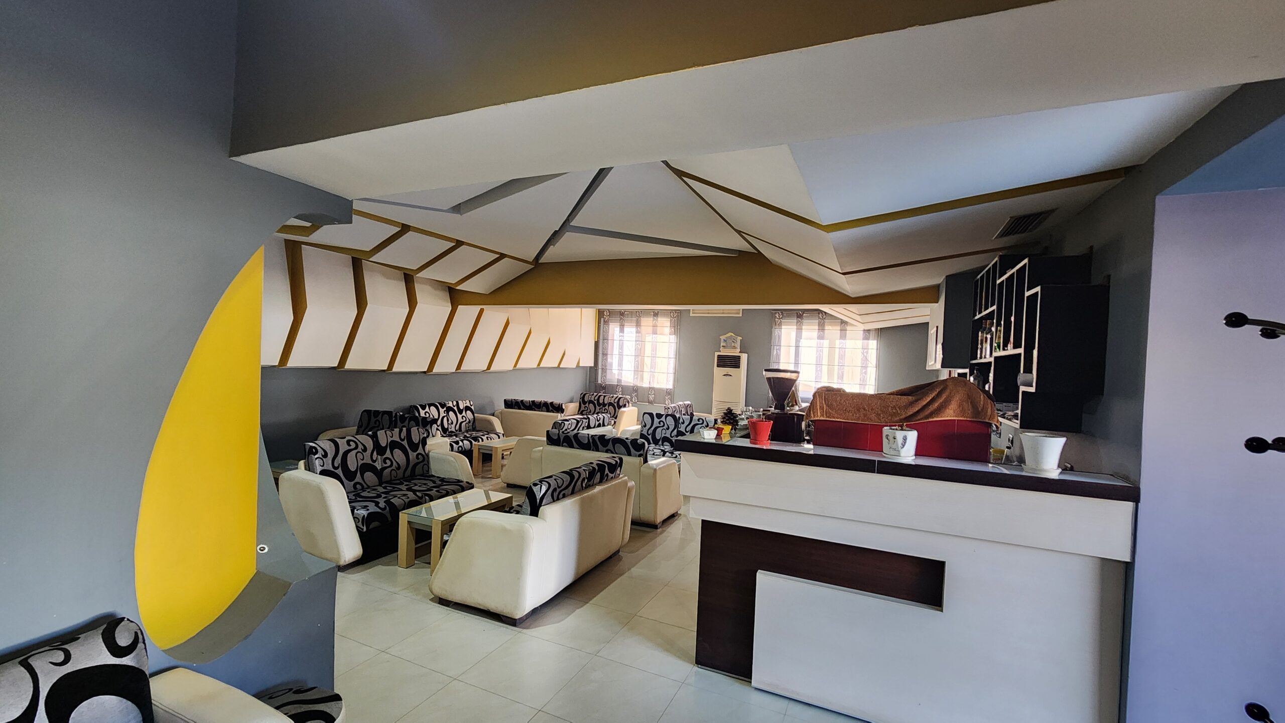 Shitet Njesi Biznesi perball Gjykates Lushnje