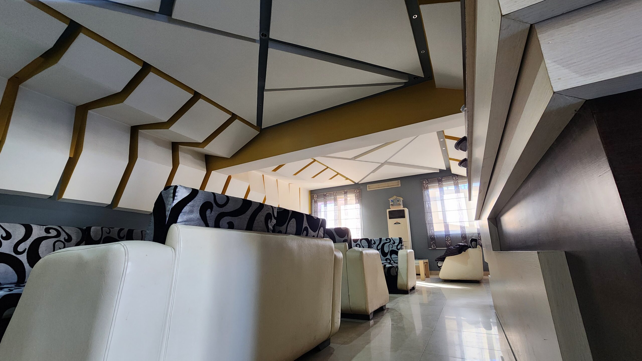 Shitet Njesi Biznesi perball Gjykates Lushnje