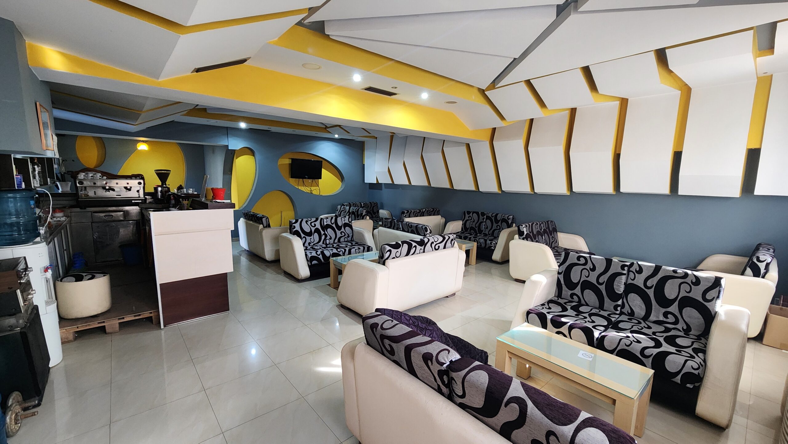 Shitet Njesi Biznesi perball Gjykates Lushnje