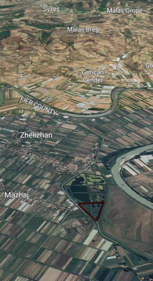 Shitet Toke Ne Mazhaj Lushnje , 44.000 m²