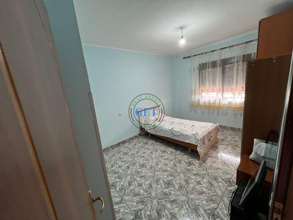 Shitet, Apartament 2+1, UKD, Durres.