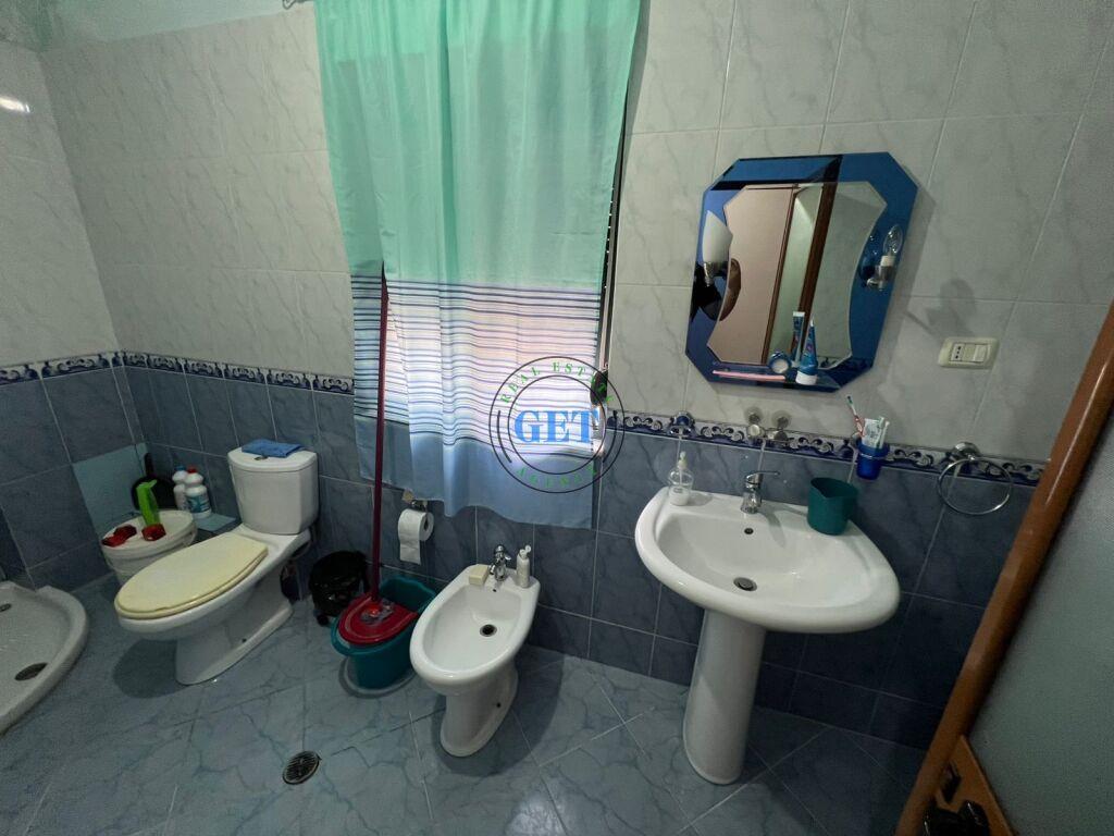 Shitet, Apartament 2+1, UKD, Durres.