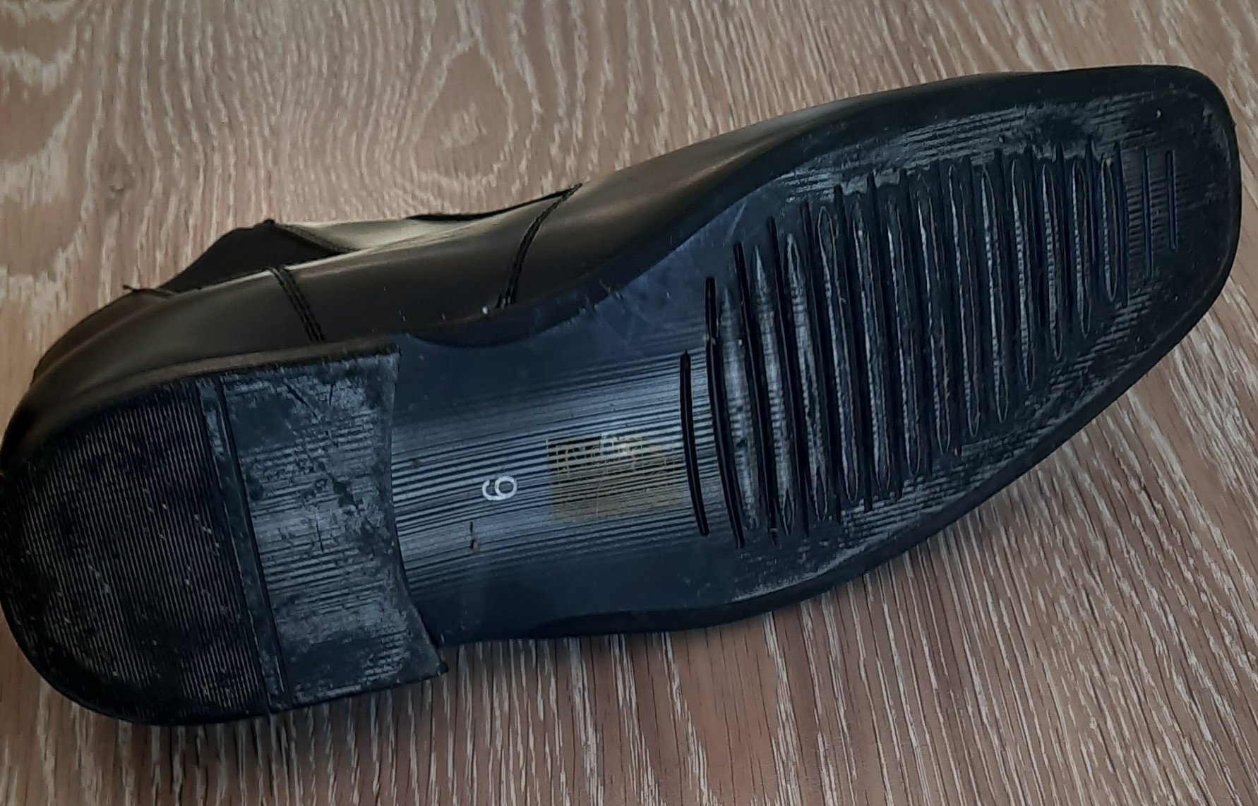 Këpucë Goor Formale – Elegante dhe Klasike