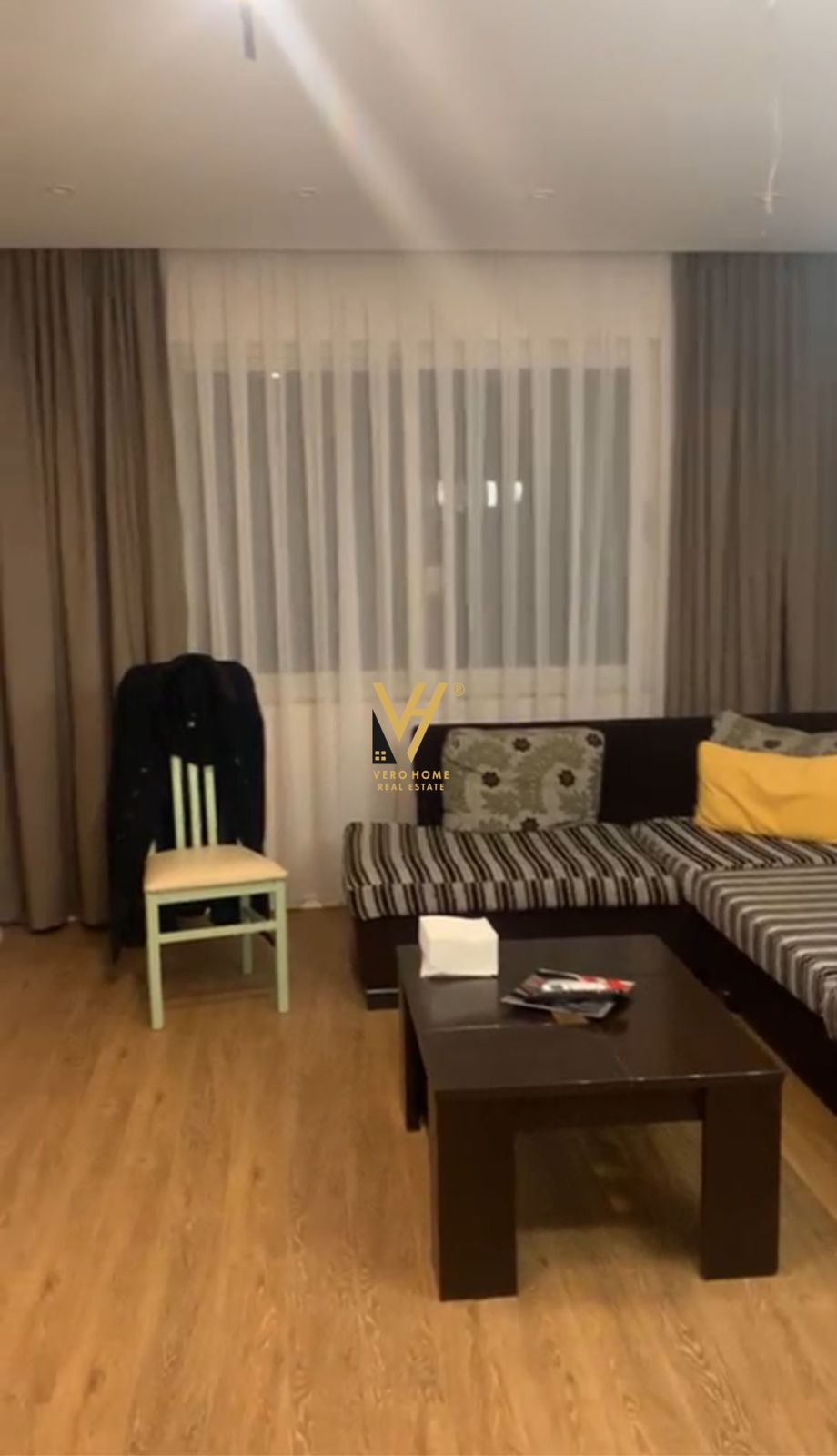 ZYRE 80 M2 ME QERA TE 21 DHJETORI 650 EURO