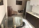 Jepet me qera apartament 1+1, Fresk