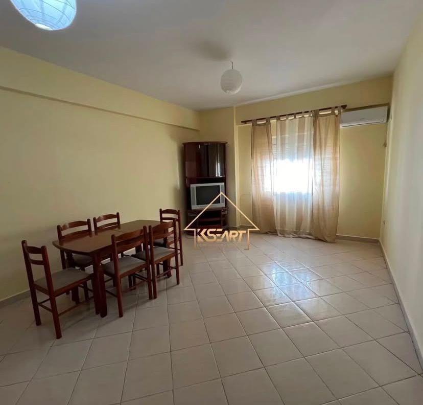 ShITET APARTAMENT I MOBILUAR +GARAZHD!