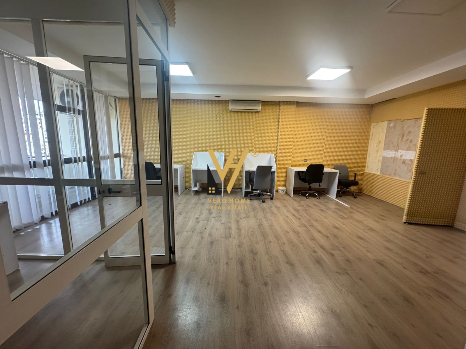 ZYRE OPEN SPACE 115M2 ME QERA NE BLLOK 1.100 EURO