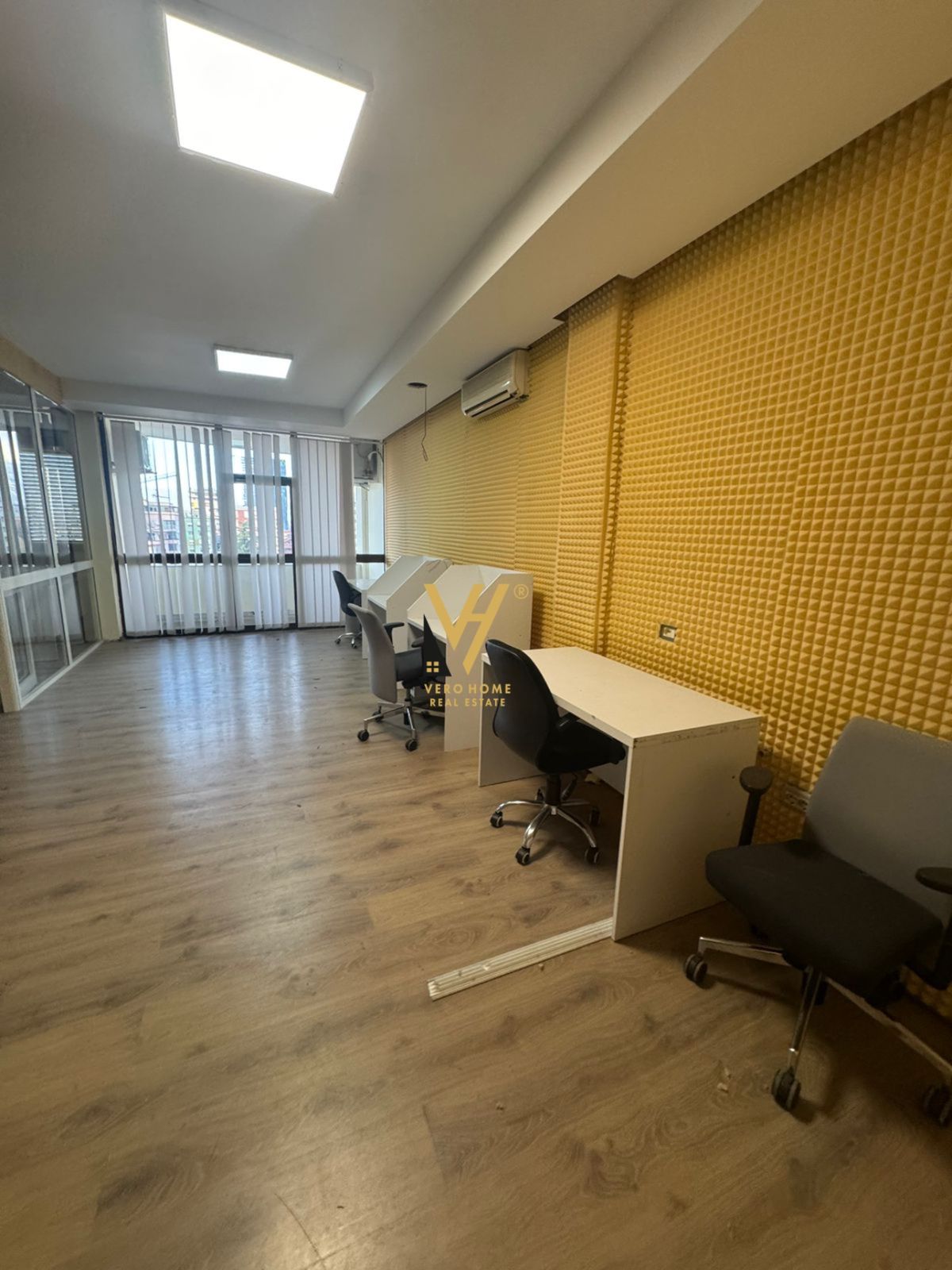 ZYRE OPEN SPACE 115M2 ME QERA NE BLLOK 1.100 EURO