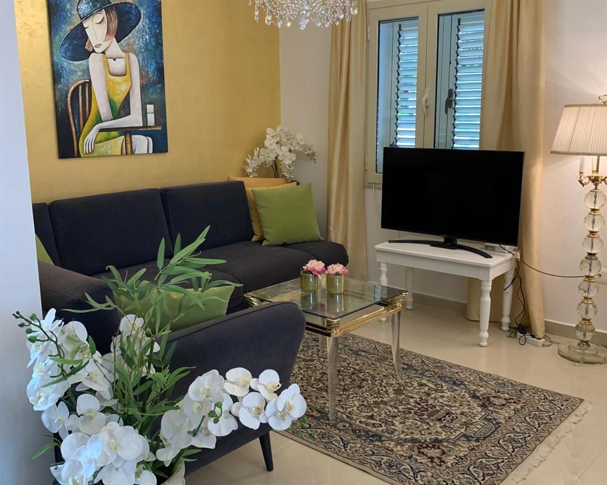 Jepet me qira Vile tek Kompleksi Diell ne zonen e Qerretit,K