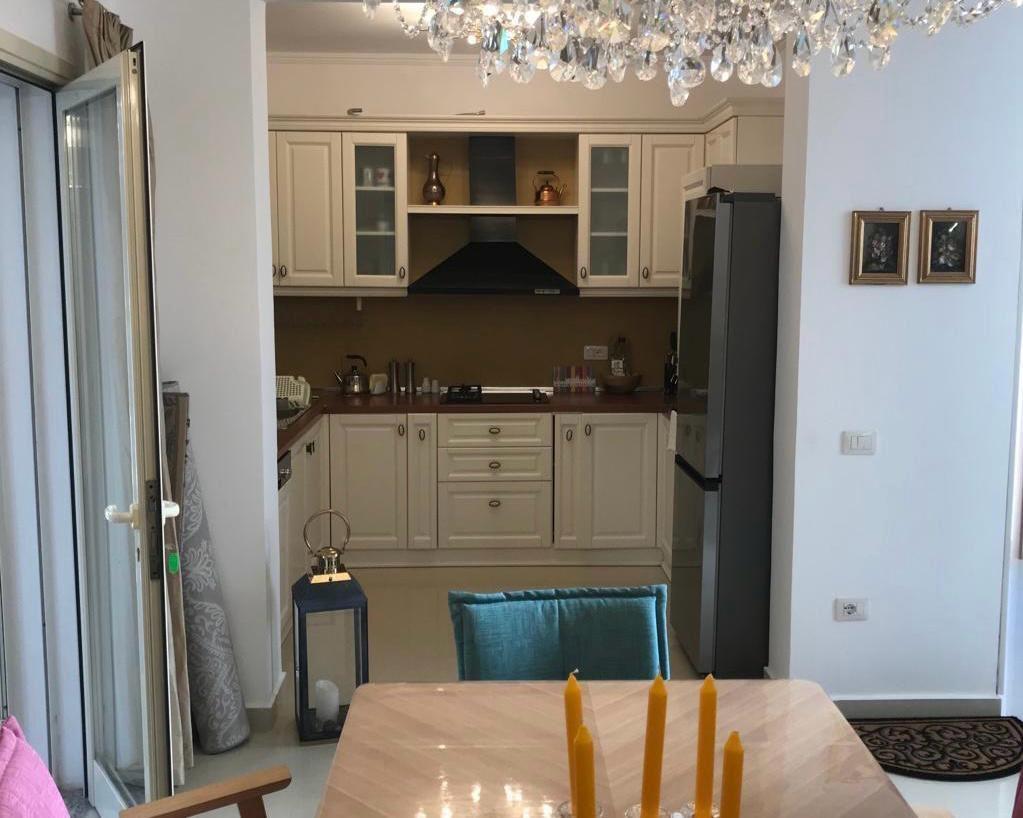 Jepet me qira Vile tek Kompleksi Diell ne zonen e Qerretit,K