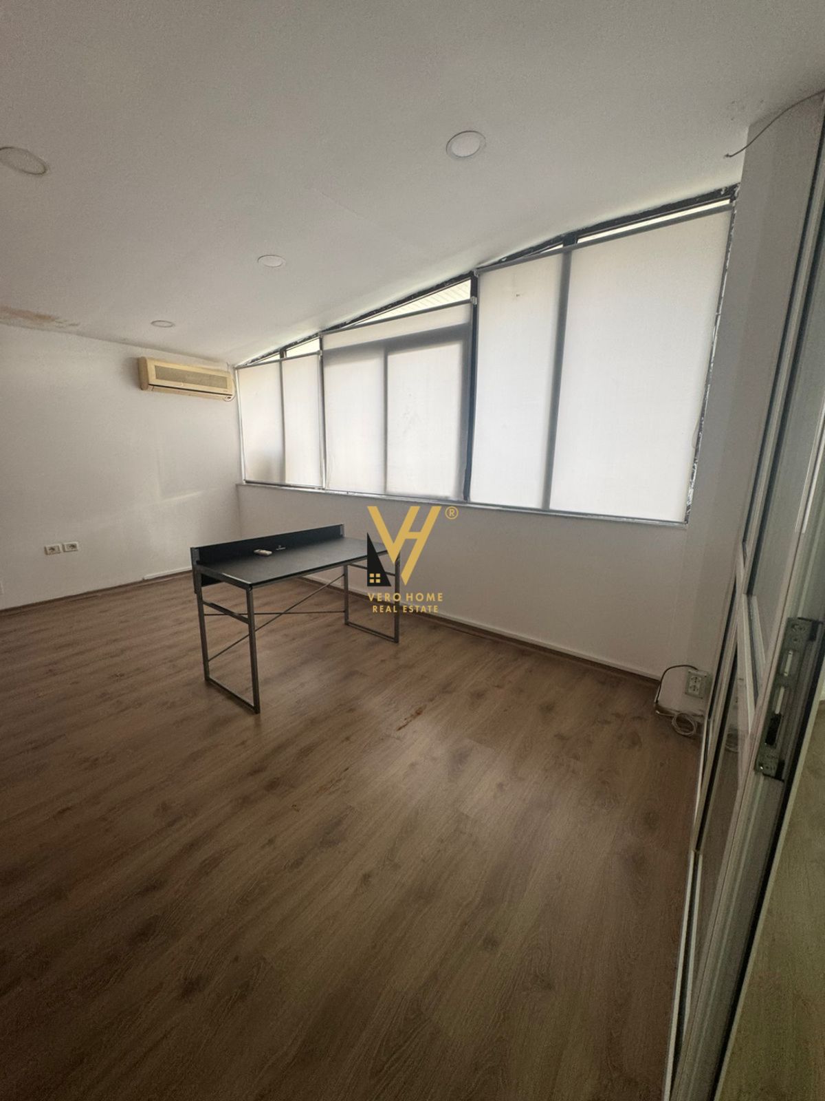 ZYRE 320 M2 BLLOKU 3200 EURO