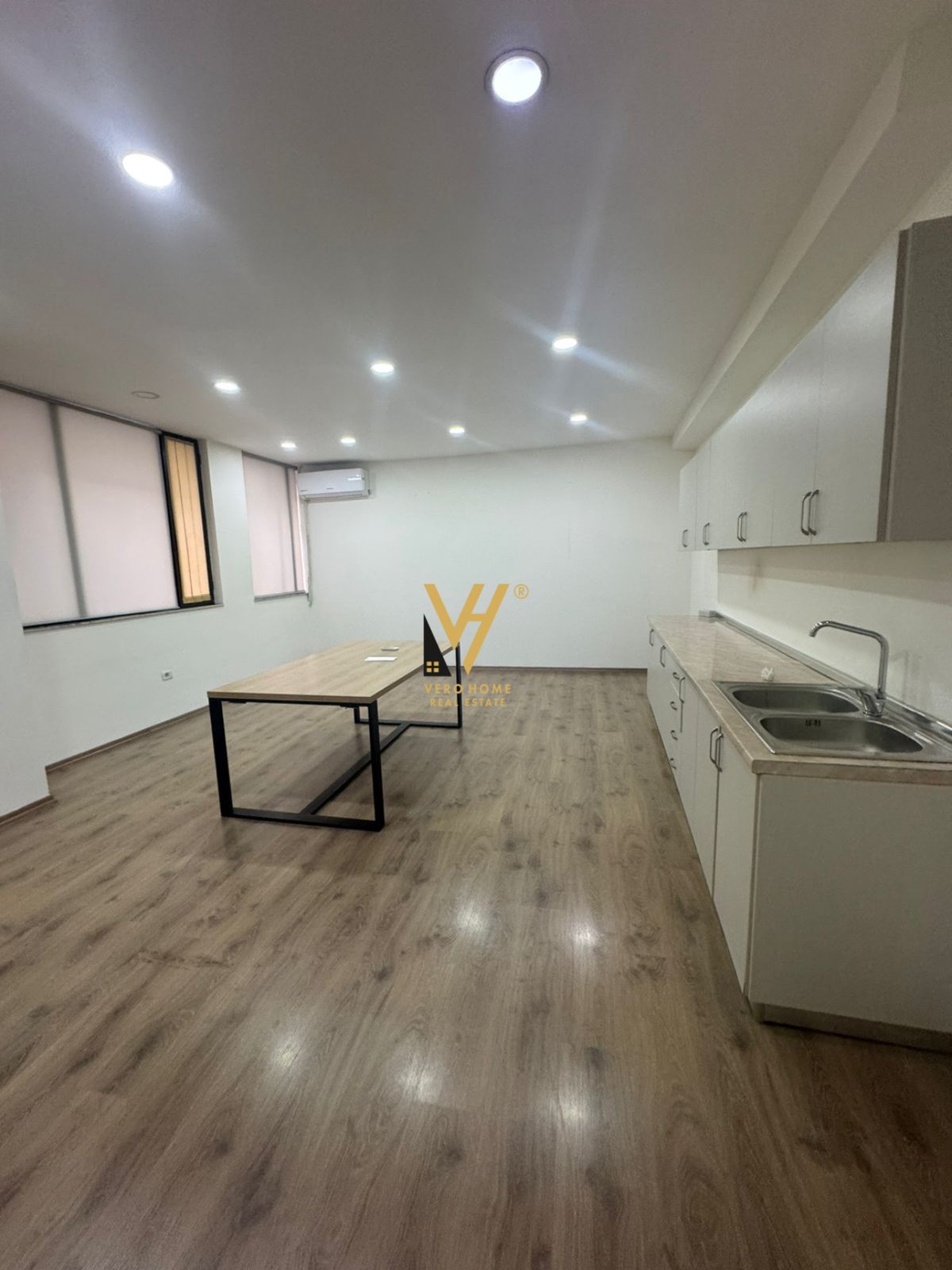 ZYRE 320 M2 BLLOKU 3200 EURO