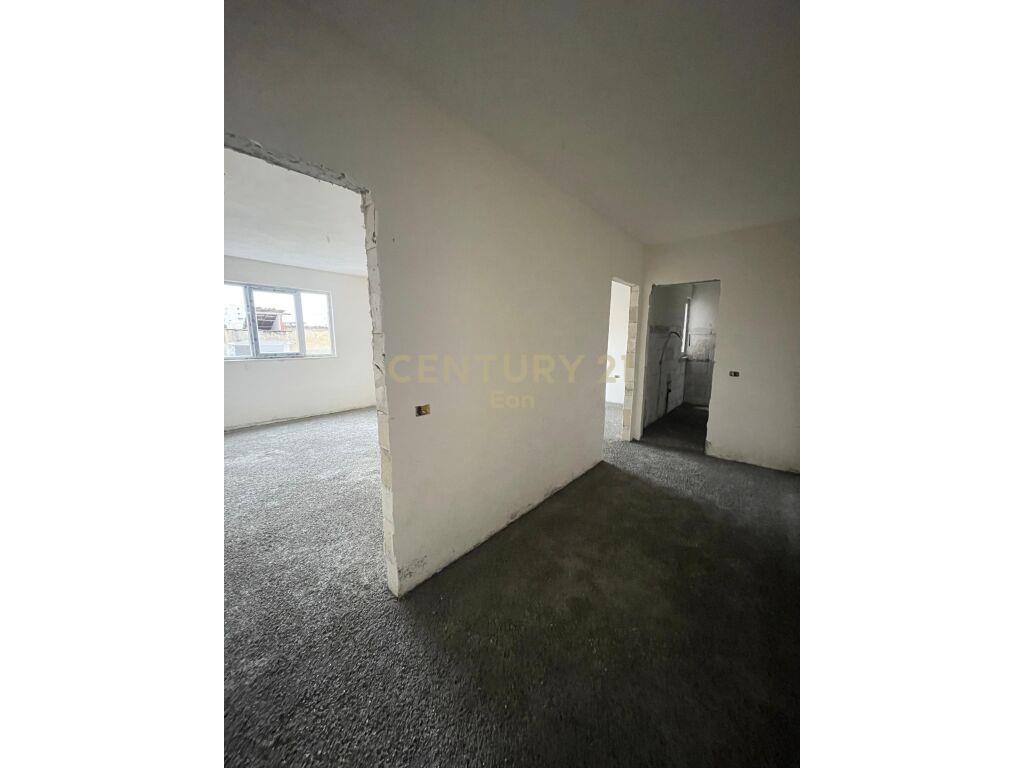 APARTAMENT 3+1+2 NE SHITJE NE KAVAJE! Kavajë, Albania