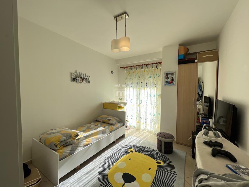 JEPET ME QIRA APARTAMENT 2+1+2 PRANE SHKOLLES “EFTALI KOCI”