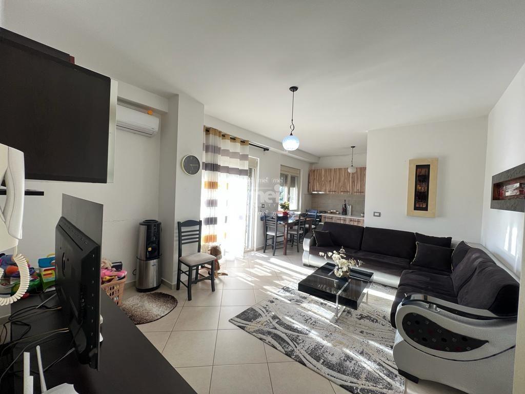 JEPET ME QIRA APARTAMENT 2+1+2 PRANE SHKOLLES “EFTALI KOCI”