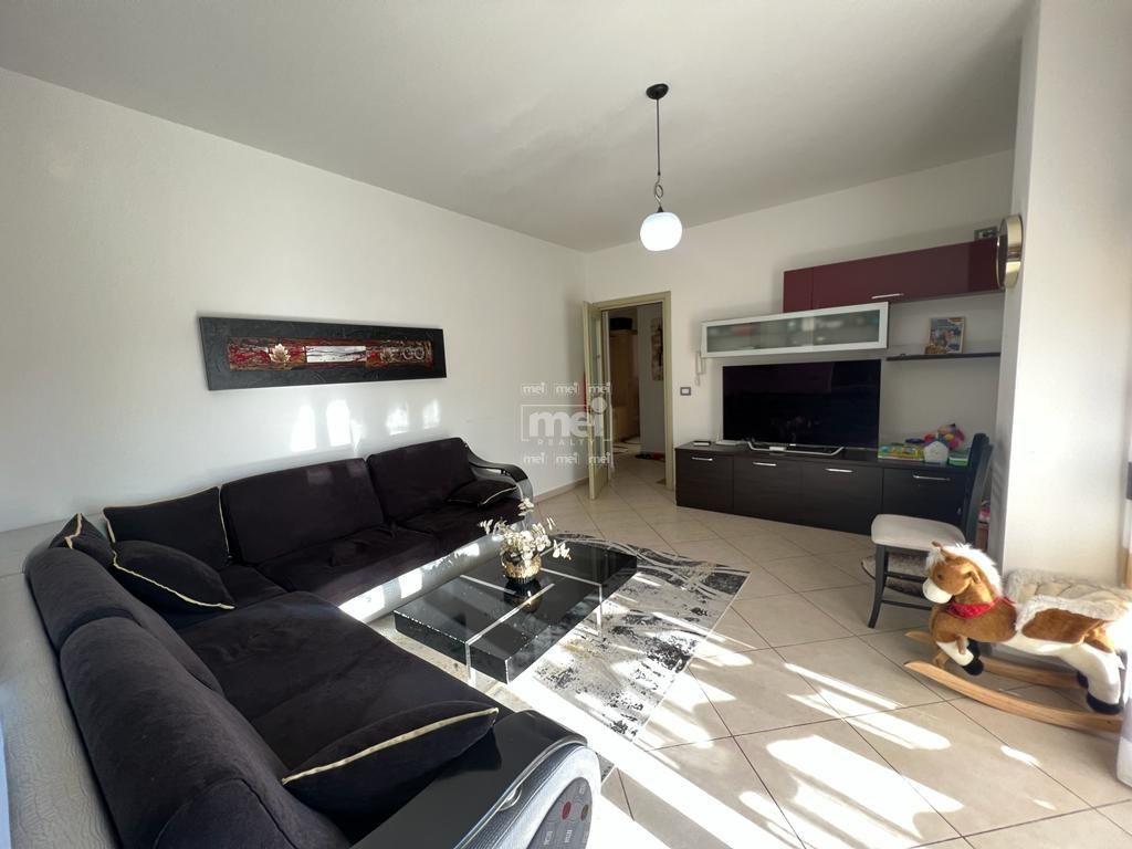 JEPET ME QIRA APARTAMENT 2+1+2 PRANE SHKOLLES “EFTALI KOCI”
