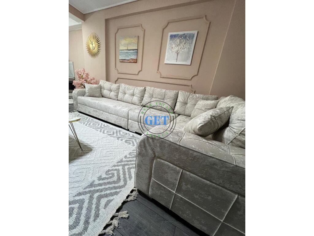 Shitet, Apartament 2+1 me Verand tek Ish Urt, Durres.