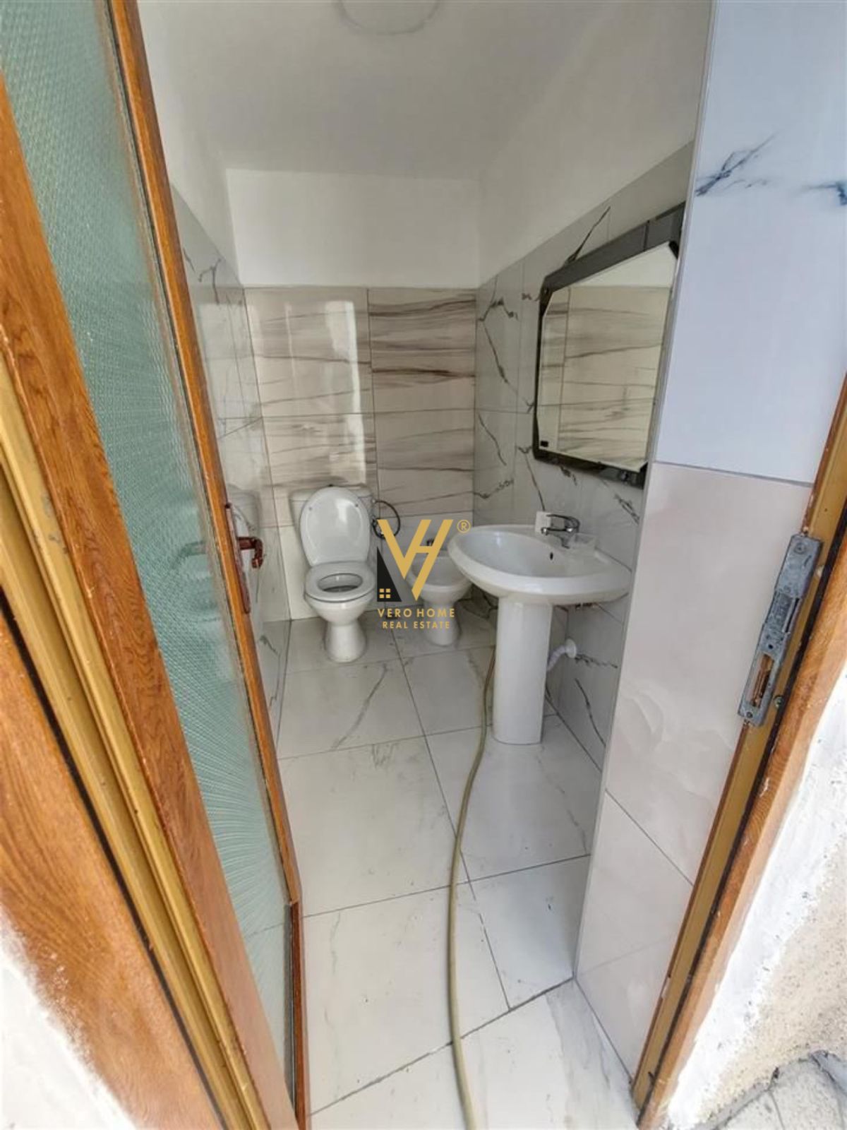 MAGAZINE 550 M2 TE RR.ARBERIT 1.500 EURO