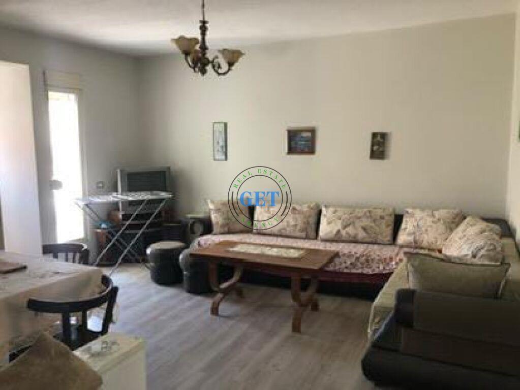 Qira, Apartament 1+1 Prane Shkolles ” Marie Kaculini” , Durr