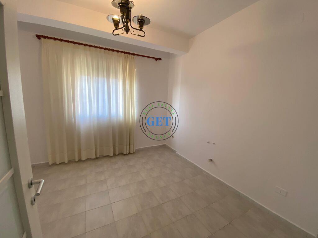 Shitet, Apartament 3+1+2 Stadiumi, Durres