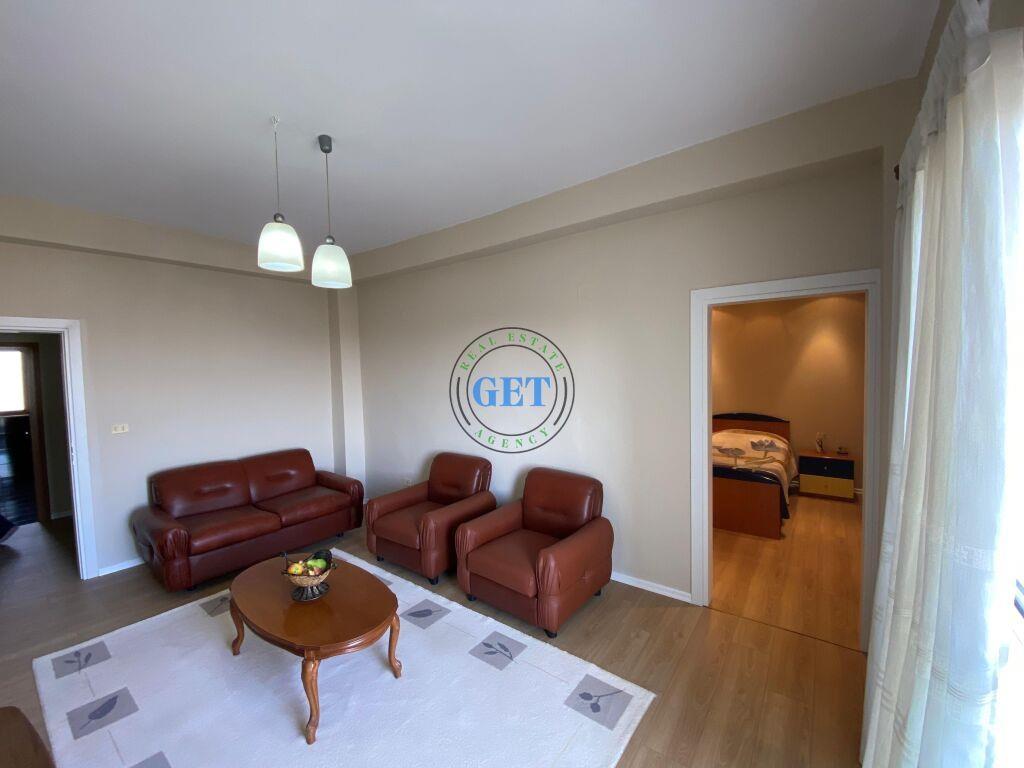 Shitet, Apartament 3+1+2 Stadiumi, Durres