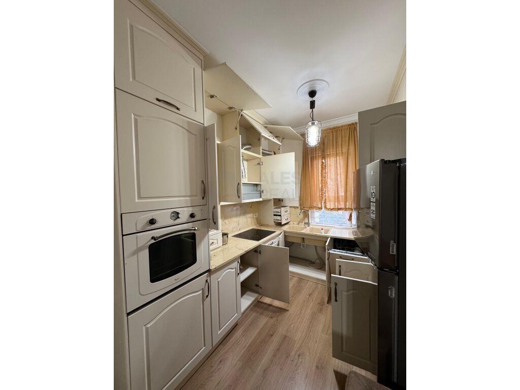 Jepet apartament 2+1 tek Liqeni i thate