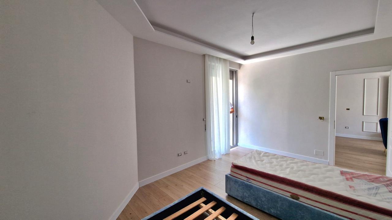 Shitet ap 2+1 prane Sunset Vlore