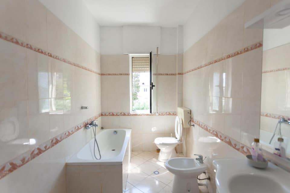 JEPET ME QERA APARTAMENT NE VOLLGA DURRES!