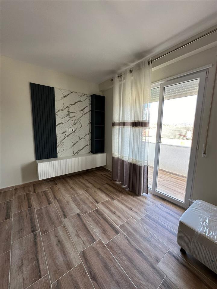 SHITET APARTAMENTI 1+1 TEK MALI I ROBIT,NE GOLEM!