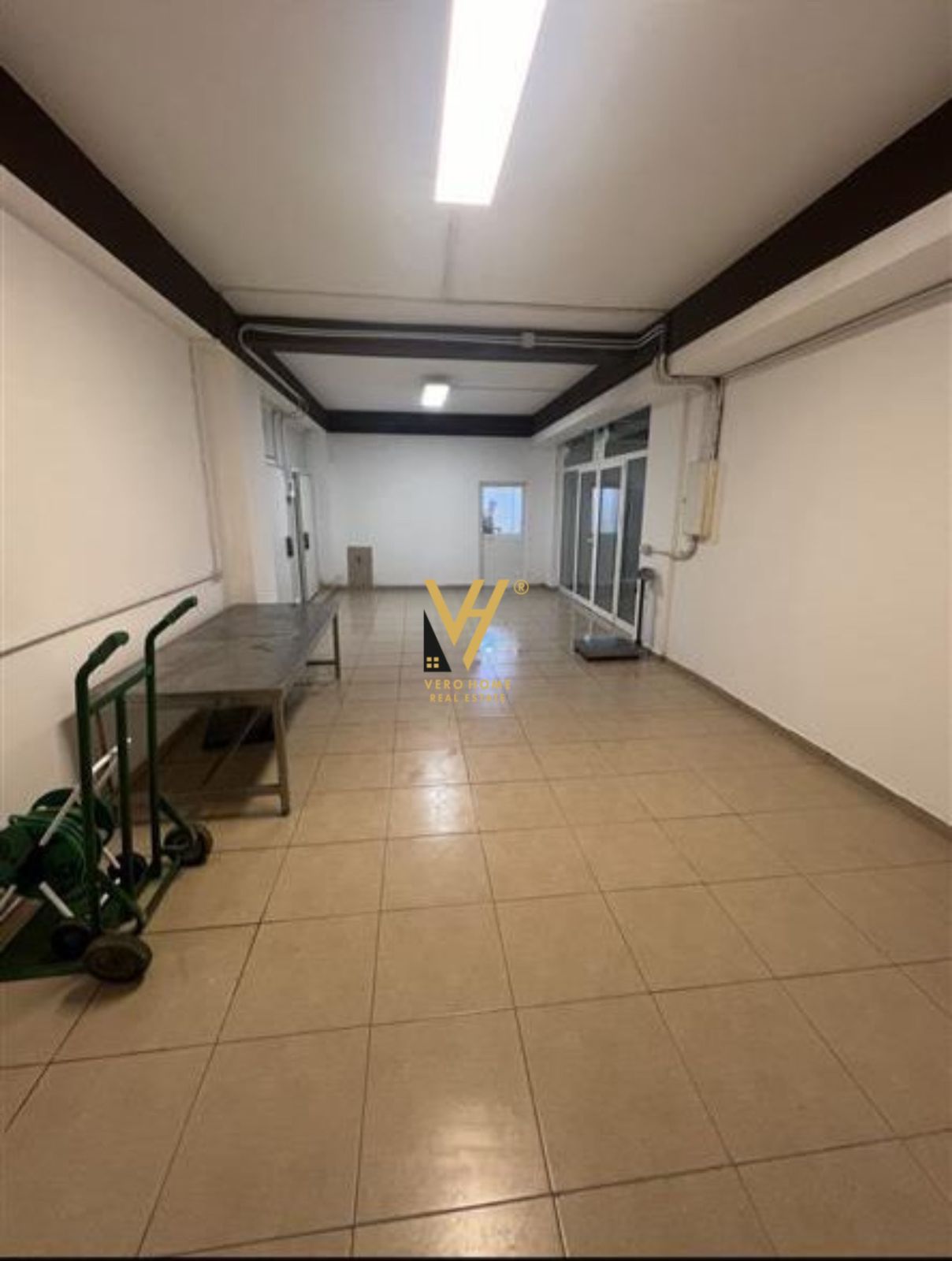 3 DHOMA TE LIQENI I THATE 1.000 EURO